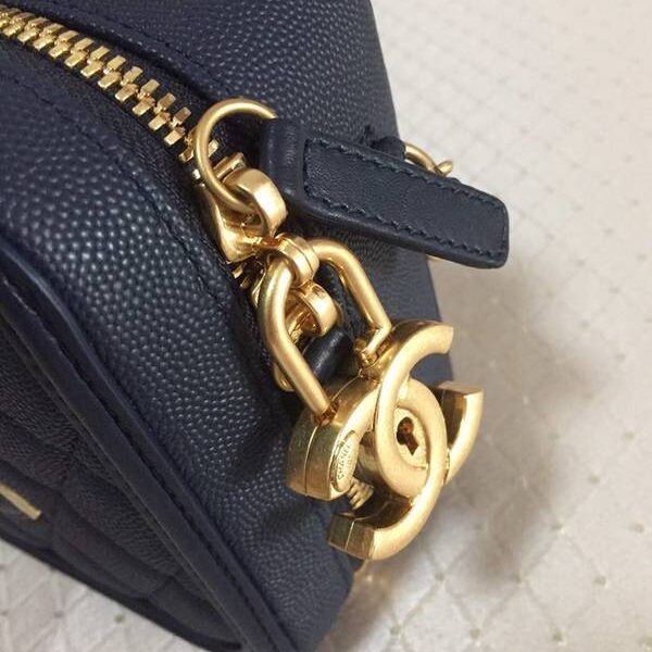 貨到付款chanel 93341化妝包立體感logo原廠魚子醬牛皮chb10632