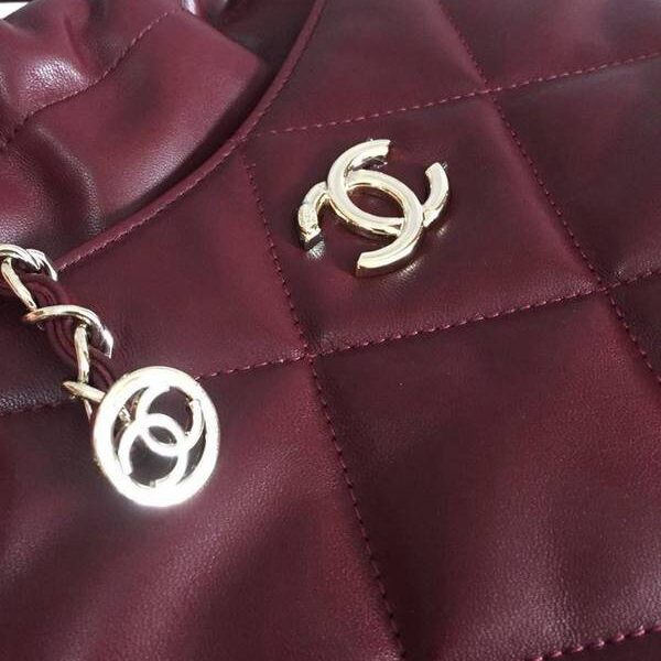 竭誠精品chanelchanel2019最新款0985小號購物包義大利進口小羊皮chb10945