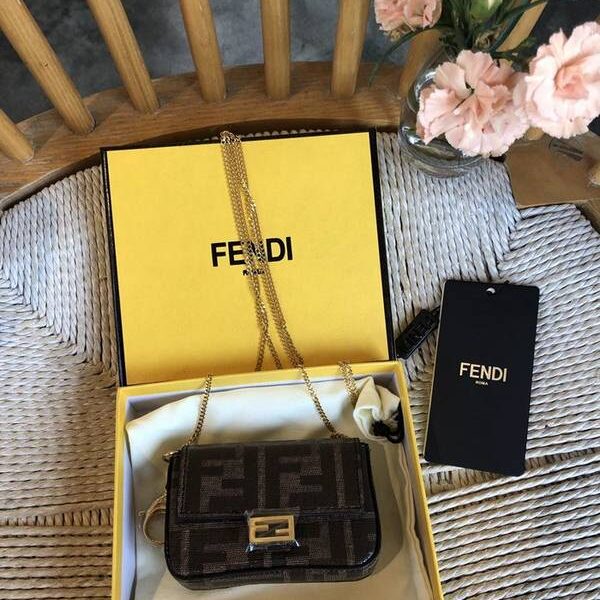高仿精品批發芬迪頂級原單BAGUETTE手袋Selleria Baguette零錢包腰帶包fendi-11671