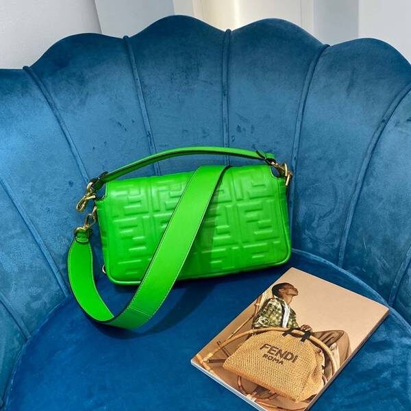 高仿名牌包芬迪頂級原單2020早春新品baguette綿羊皮fendi-11683