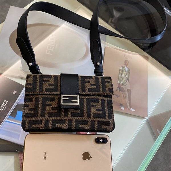頂級原單芬迪頂級原單腰包斜挎單肩背fendi-11780
