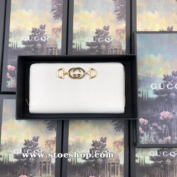 高仿包2019新款Zumi系列採用粒面皮革精心打造，飾有互扣式G馬銜扣，做工精細。570661米白。ydgu10879