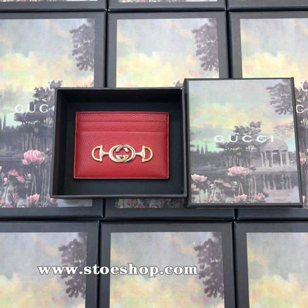 高仿包包批發2019新款Zumi系列採用粒面皮革精心打造，飾有互扣式G馬銜扣，做工精細。570679大紅。ydgu10891
