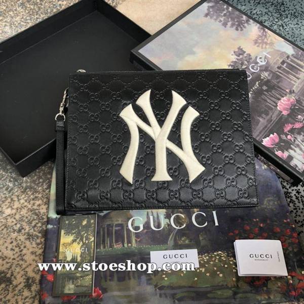 高仿精品批發gucci頂級貨品  原單新品牛皮手拿包，專櫃同步，高仿名牌！採用進口小牛皮壓G製作，搭配米白色NY字母刺繡、打造織紋外觀，做工精細547796，克皮ydgu11285