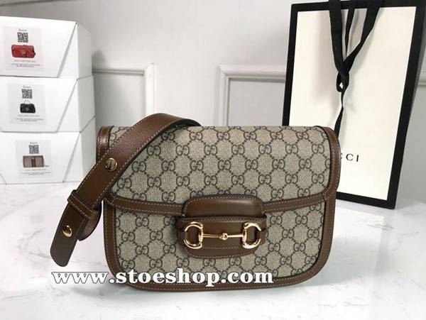 高仿包gucci 1955 Horsebit Bag！經典的馬銜扣+Monogram+棕色勾邊設計斜挎，短肩帶單肩帶，長肩帶單肩帶都很好看602204ydgu11413