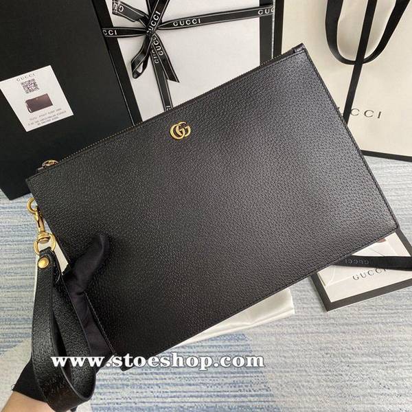高仿gucci正品開模製作纖薄皮革手拿包，GG金屬配件醒目獨特。採用熱壓小牛皮製作475317黑皮ydgu11785