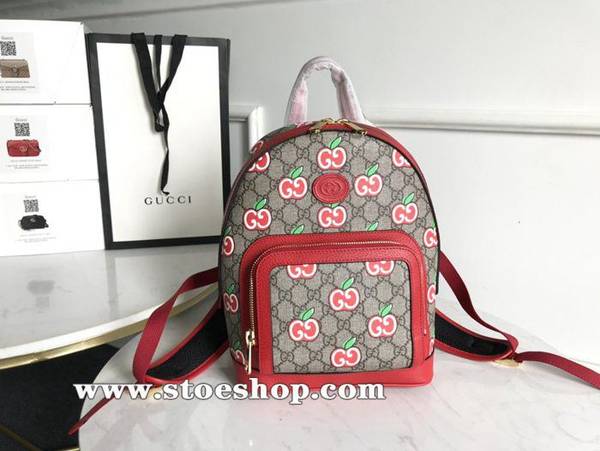 原單奢侈品 融入了卡通風格的蘋果圖案，與品牌的雙G字母交織圖案巧妙搭配，盡顯趣致風範。601296材質採用專櫃質感高級pvc防水料印花與不褪色五金ydgu11825