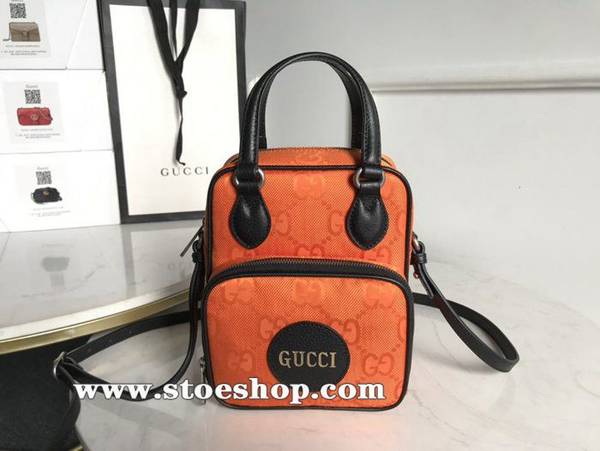 高仿gucci2020早秋推出全新的配飾和成衣系列，採用可回收利用的材料和輔料製作，以此踐行品牌對可持續性發展的一貫承諾625850ydgu11839