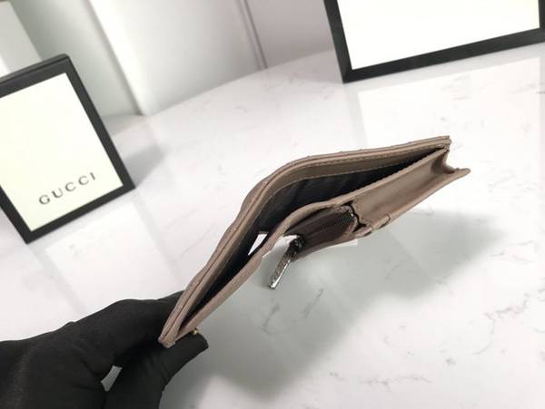 高仿包 晶片版GG marmont 小卡包採用絎縫進口小牛皮打造配以人形紋設計背面配以GG標誌復古金色金屬配件466492。ydgu11964 7 高仿包 晶片版GG marmont 小卡包採用絎縫進口小牛皮打造配以人形紋設計背面配以GG標誌復古金色金屬配件466492。ydgu11964