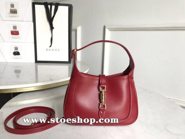 高仿精品批發經典Jackie 1961系列手袋採用GG Supreme帆布製作手提、肩背或斜挎等多樣化的攜帶選擇。637092ydgu12008