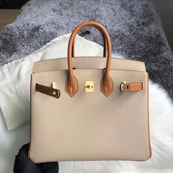 高仿名牌包愛馬仕Birkin 25cm Epsom 二拼色S2風衣灰 拼CK37金棕色 拉絲金扣,蠟線手工縫製 4 高仿名牌包愛馬仕Birkin 25cm Epsom 二拼色S2風衣灰 拼CK37金棕色 拉絲金扣,蠟線手工縫製
