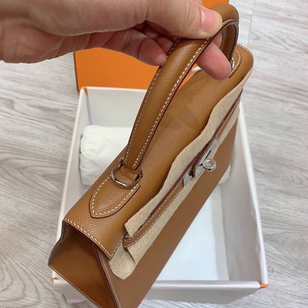 名牌高仿愛馬仕H家族的Kelly 王妃包法國Epsom 皮品質1935年上市至今銷量一直火爆不斷現貨 4 名牌高仿愛馬仕H家族的Kelly 王妃包法國Epsom 皮品質1935年上市至今銷量一直火爆不斷現貨