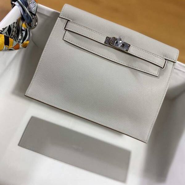 高仿名牌包愛馬仕Kelly danse22cm evercolor 皮 Pearl grey 8O 珍珠灰