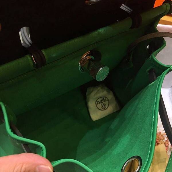 最高等級愛馬仕Herbag 31Cm綠色/黑男女神通用版 最學院派的包袋 神名:她的包 14 最高等級愛馬仕Herbag 31Cm綠色/黑男女神通用版 最學院派的包袋 神名:她的包