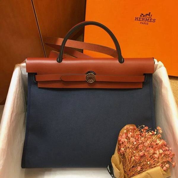 高仿愛馬仕色Herbag 31Cm藏青/紅啡（男女神通用版 最學院派的包袋 神名：她的包）