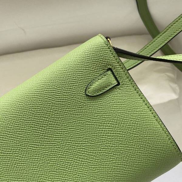 高仿名牌包愛馬仕Ｈ新品 Kelly to go woc 牛油果綠 配聖杯藍/金扣