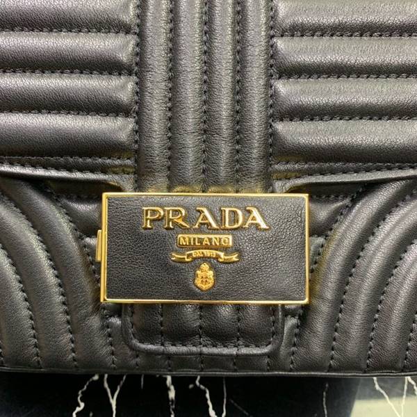 高仿包台灣prada專櫃最新款1BD217繡線斜挎包進口小牛皮繡花皮革ddprada-10106 4 高仿包台灣prada專櫃最新款1BD217繡線斜挎包進口小牛皮繡花皮革ddprada-10106