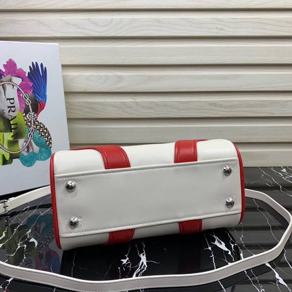 a貨prada2020年專櫃最新款女士手提包1BD071進口小牛皮ddprada-10158 5 a貨prada2020年專櫃最新款女士手提包1BD071進口小牛皮ddprada-10158