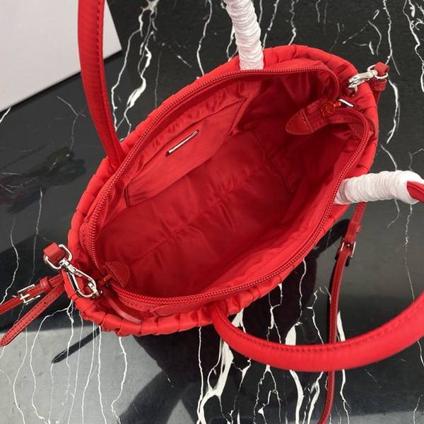 高仿精品prada 2020皺褶購物包 8 高仿精品prada 2020皺褶購物包