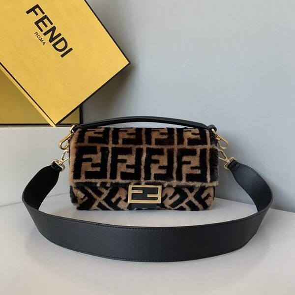 原單1：1芬迪頂級頂級高仿包包包FENDI baguette毛毛一長一短肩帶fendi-11587