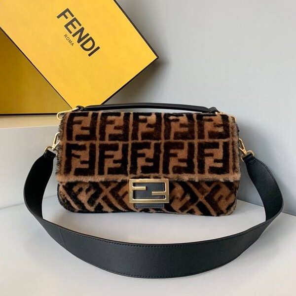 高仿包包 FENDI 2019秋冬主推款baguette 所有尺寸都有
