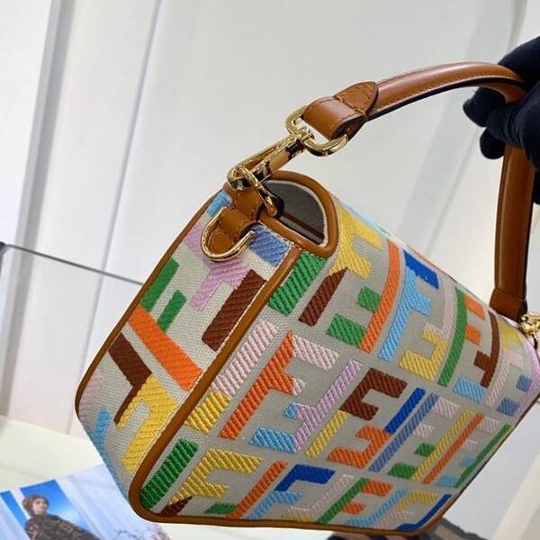 頂級1：1芬迪原單FENDI2020火爆baguette洗水牛仔布彩虹刺繡fendi-11658