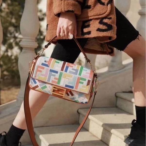 頂級1：1芬迪原單FENDI2020火爆baguette洗水牛仔布彩虹刺繡fendi-11658