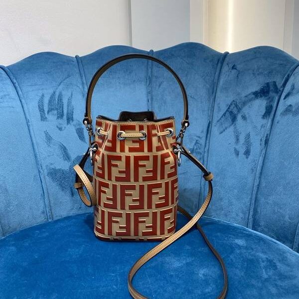 奢侈品1：1芬迪頂級頂級高仿包包包【FENDI】MON TRéSOR水桶包小牛皮fendi-11921