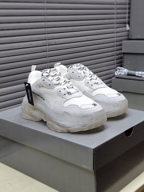 高仿鞋 Balenciaga TriPle S 巴黎氣墊 “白色” 3 高仿鞋 Balenciaga TriPle S 巴黎氣墊 “白色”