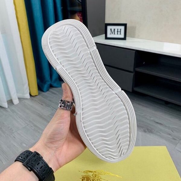 1:1頂級精仿 Burberry巴寶莉青年人休閒風 牛皮鞋