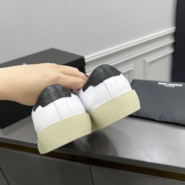 1:1精仿專櫃品質-YSL Saint Laurent男士/女士COURT SL/06光學白皮革和金色刺繡板鞋