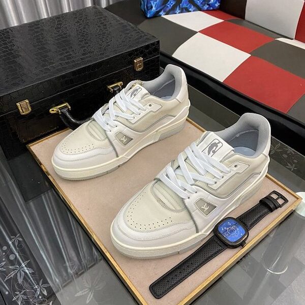 1:1精仿專櫃品質 LV路易威登男士休閒鞋 10 1:1精仿專櫃品質 LV路易威登男士休閒鞋