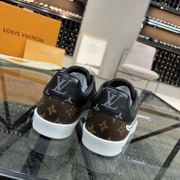 精仿 LV 爆款男士運動板鞋