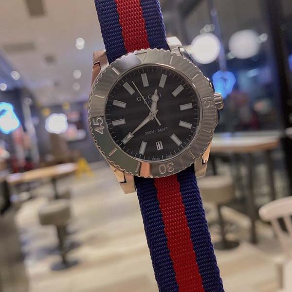 手表復刻古馳Gucci dive系列經典雙拼紅綠條紋尼龍布帶款