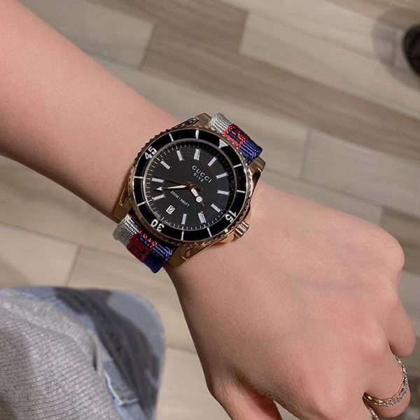 手表復刻古馳Gucci dive系列經典雙拼紅綠條紋尼龍布帶款