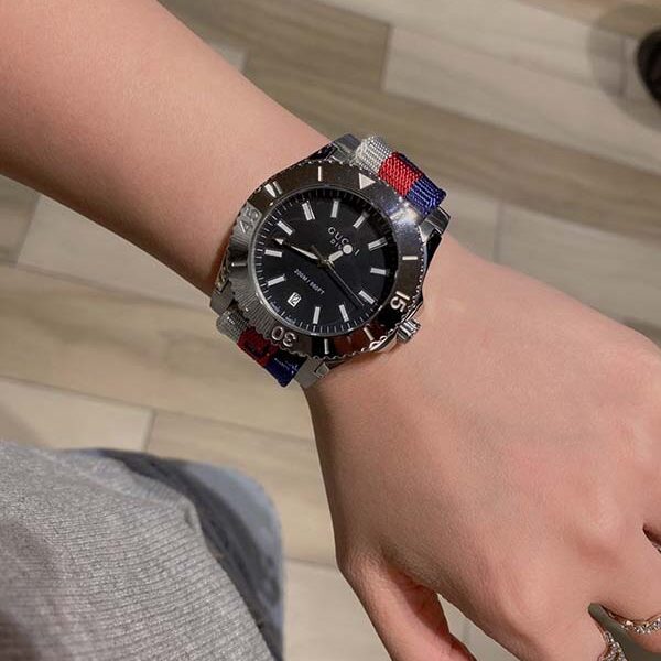 手表復刻古馳Gucci dive系列經典雙拼紅綠條紋尼龍布帶款