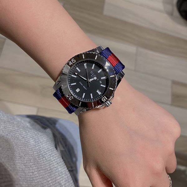 手表復刻古馳Gucci dive系列經典雙拼紅綠條紋尼龍布帶款