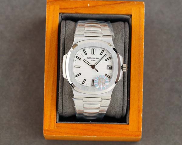 高仿腕表PATEK PHILIPPE 百達翡麗運動優雅系列5726/1A-014