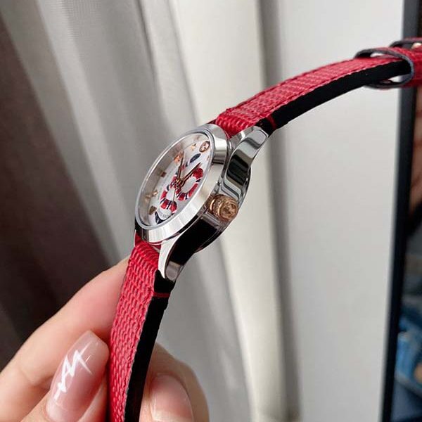 高仿手表精品古馳 Gucci專櫃最新款搭配interlocking G表冠