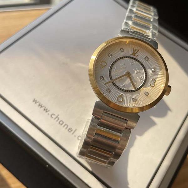 精仿腕表LV——TAMBOUR SLIM全系列採用瑞士石英機芯