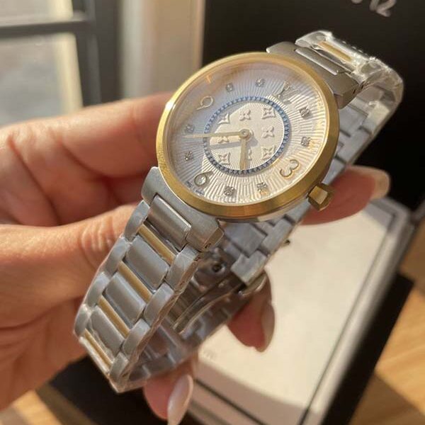 精仿腕表LV——TAMBOUR SLIM全系列採用瑞士石英機芯