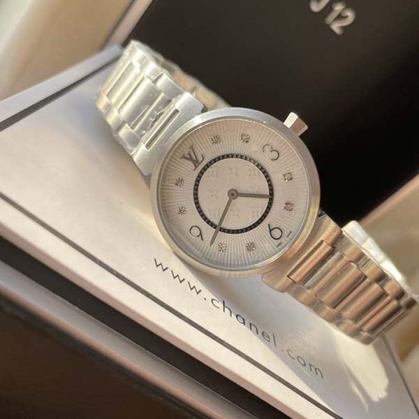 一比一高仿手表LV——TAMBOUR SLIM全系列採用瑞士石英機芯