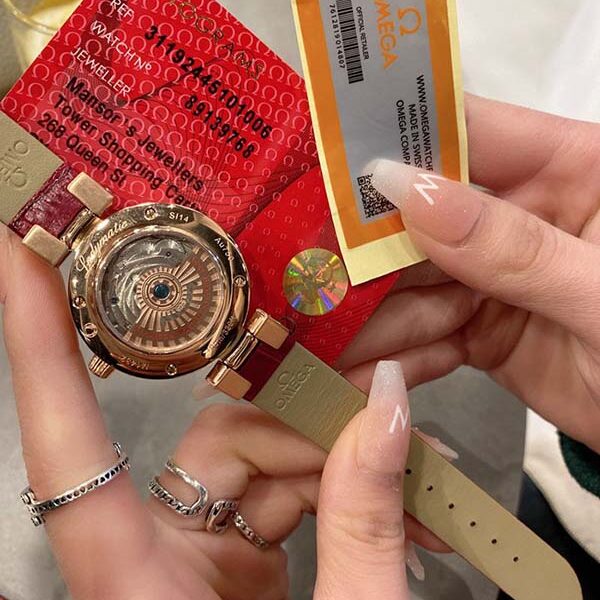 腕表精仿歐米茄Ladymatic系列陀飛輪女裝機械表