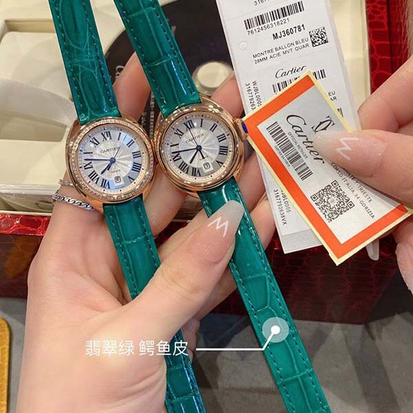 高仿高品質卡卡鑰匙系列卡地亞阿拉伯數字時標和劍形藍鋼指針進口原裝石英機芯