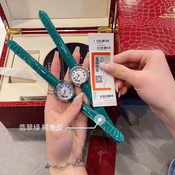 假錶高品質卡卡鑰匙系列卡地亞阿拉伯數字時標和劍形藍鋼指針進口原裝石英機芯