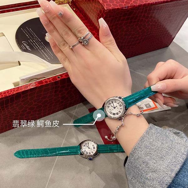 假錶高品質卡卡鑰匙系列卡地亞阿拉伯數字時標和劍形藍鋼指針進口原裝石英機芯
