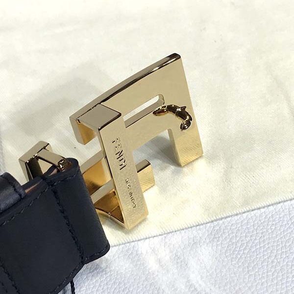 a貨fendi 寬皮帶進口黑色小牛皮