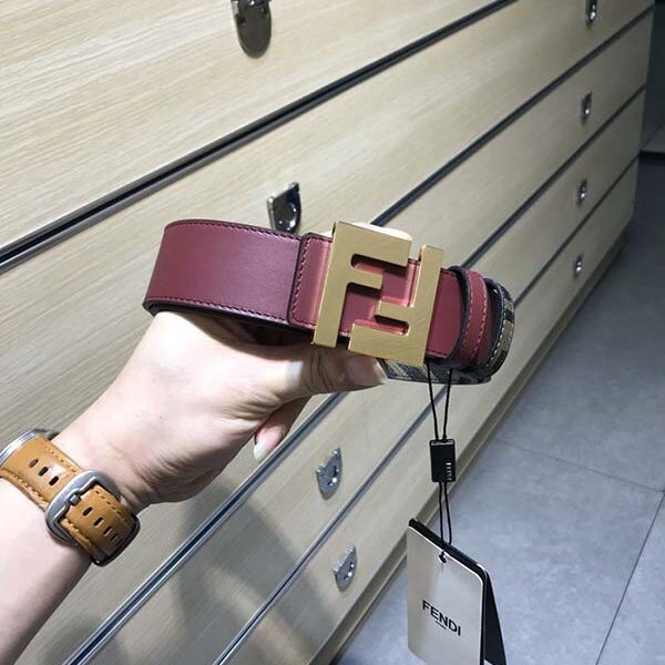 高仿fendi 鉚釘扣腰帶