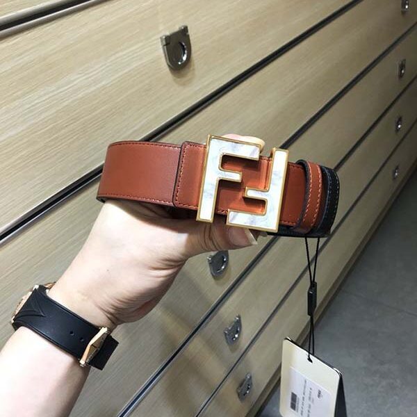 複製品芬迪 鉚釘扣 進口原版黑色小牛皮皮帶