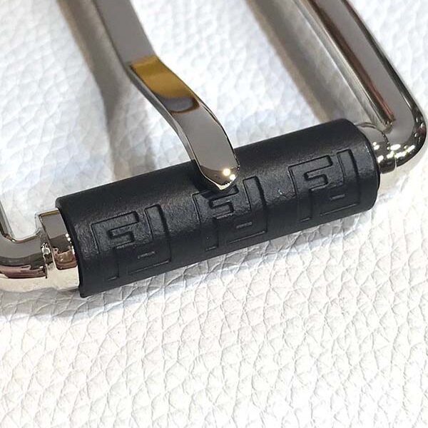 高仿奢侈品 fendi皮帶 小牛皮製成 13 高仿奢侈品 fendi皮帶 小牛皮製成
